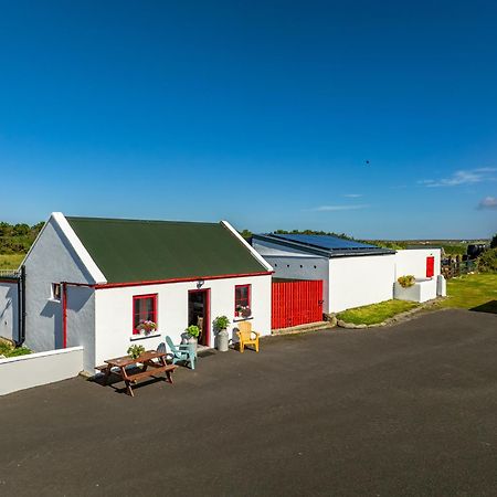 Hotel Geraghtys Farmyard Pods Belmullet Esterno foto