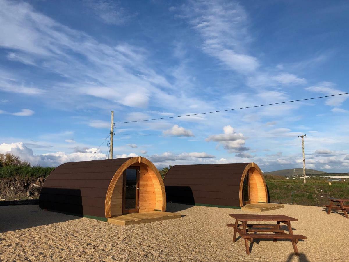 Hotel Geraghtys Farmyard Pods Belmullet Esterno foto