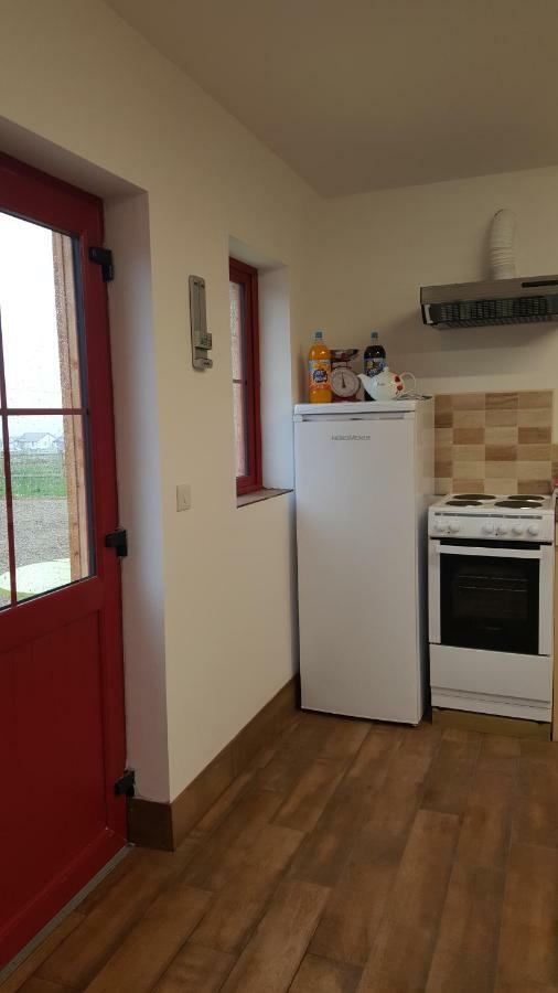 Hotel Geraghtys Farmyard Pods Belmullet Esterno foto